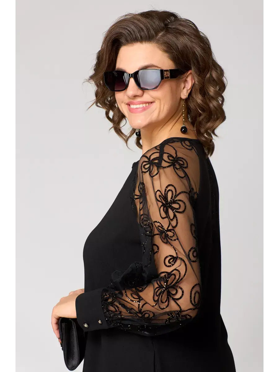 Helena™ | A dress that emphasises femininity