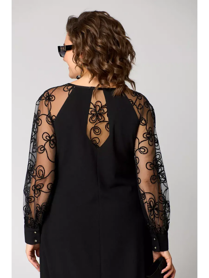 Helena™ | A dress that emphasises femininity