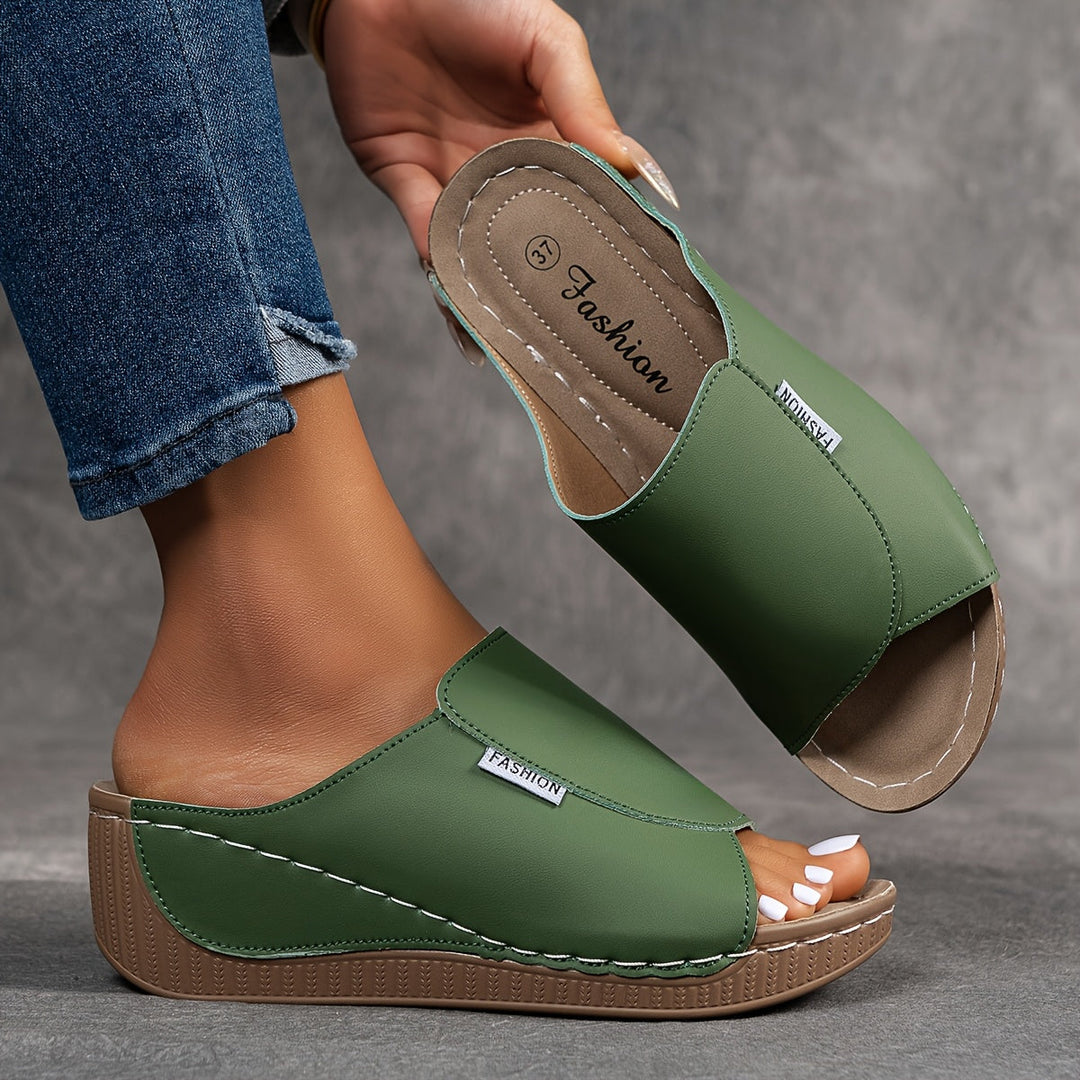 Indy – Comfortable Slipper with Arch Support