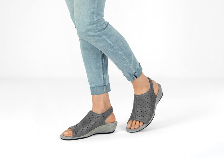 Hazel – Subtle Sophistication in Delicate Grey