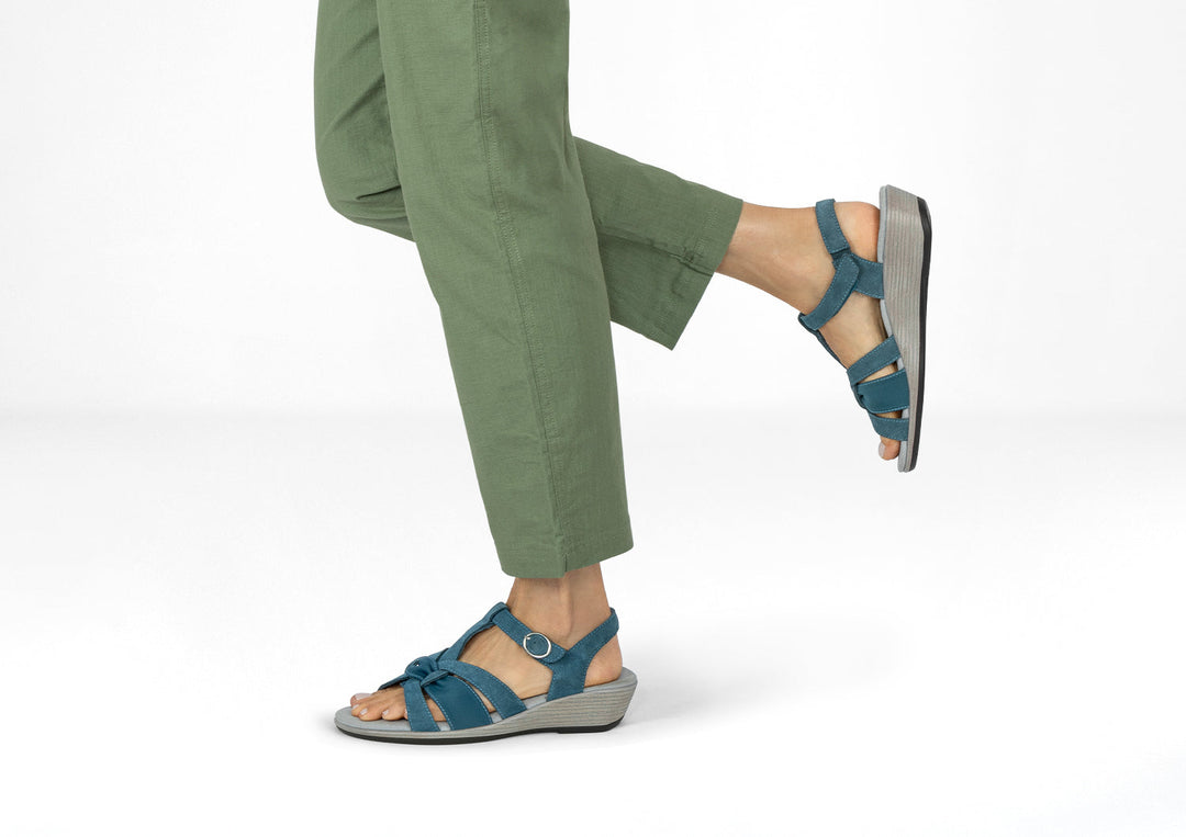 Hope – Fresh Strength in Stylish Blue