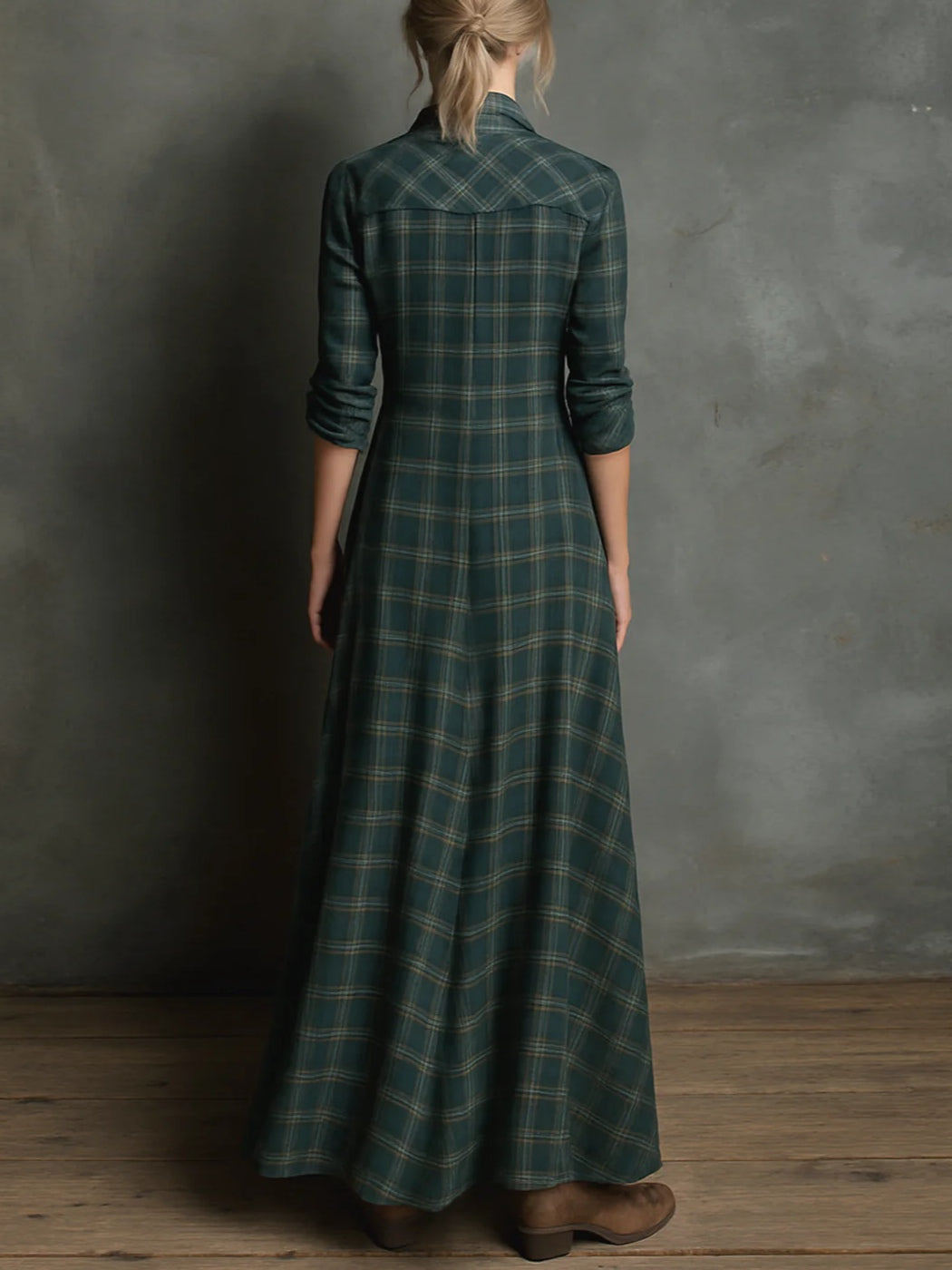 Long dress with green checked collar